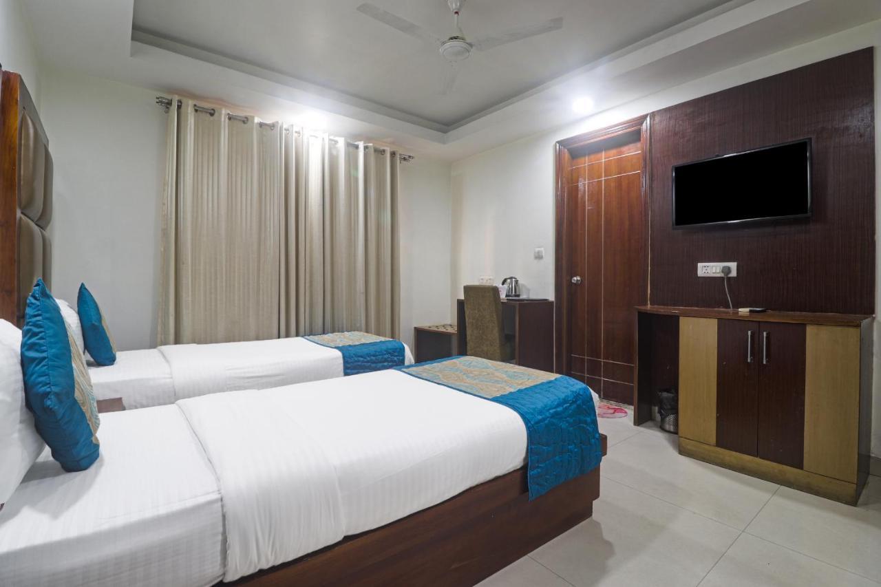ניו דלהי Hotel Sizzling Starr מראה חיצוני תמונה