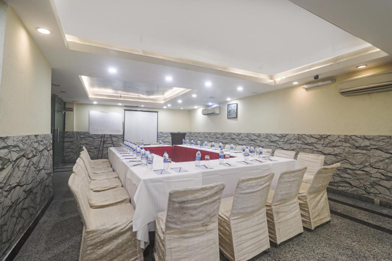 ניו דלהי Hotel Sizzling Starr מראה חיצוני תמונה